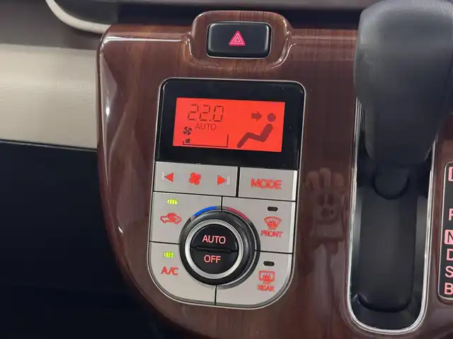 ダイハツ ムーヴ キャンバス G メイクアップ SA Ⅲ 三重県 2017(平29)年 6.9万km スムースグレーマイカメタリック/ファイアークォーツレッドメタリック 2トーン ガソリン/FF/インパネCVT/純正 8インチナビ NSZN-X67D/（TV/CD/DVD/iPod/MEMORY MUSIC/SD/Bluetooth/FM/AM/USB/HDMI/ドラレコ）/バックカメラ/両側パワースライドドア/ドライブレコーダー 前方（ナビ連動）/ETC/衝突回避支援システム スマートアシスト3/・衝突警報機能（対車両・対歩行者）/・衝突回避支援ブレーキ機能（対車両・対歩行者）/・誤発進抑制制御機能（前方・後方）/・車線逸脱警報機能/・オートハイビーム機能/など/装備/・オートエアコン/・オートライト/・LEDヘッドランプ（AFS・オートレベリング機能・LEDクリアランスランプ付）/・LEDフロントフォグランプ/・ステアリングスイッチ/・プッシュスタート/・助手席大型シートアンダートレイ/・純正ホイールキャップ＋14インチスチールホイール/・取/ナビ取/・スマートキーx1/など