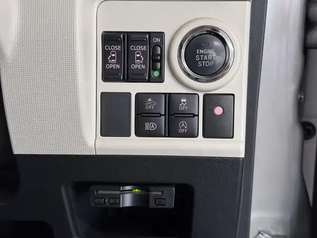 ダイハツ ムーヴ キャンバス G メイクアップ SA Ⅲ 三重県 2017(平29)年 6.9万km スムースグレーマイカメタリック/ファイアークォーツレッドメタリック 2トーン ガソリン/FF/インパネCVT/純正 8インチナビ NSZN-X67D/（TV/CD/DVD/iPod/MEMORY MUSIC/SD/Bluetooth/FM/AM/USB/HDMI/ドラレコ）/バックカメラ/両側パワースライドドア/ドライブレコーダー 前方（ナビ連動）/ETC/衝突回避支援システム スマートアシスト3/・衝突警報機能（対車両・対歩行者）/・衝突回避支援ブレーキ機能（対車両・対歩行者）/・誤発進抑制制御機能（前方・後方）/・車線逸脱警報機能/・オートハイビーム機能/など/装備/・オートエアコン/・オートライト/・LEDヘッドランプ（AFS・オートレベリング機能・LEDクリアランスランプ付）/・LEDフロントフォグランプ/・ステアリングスイッチ/・プッシュスタート/・助手席大型シートアンダートレイ/・純正ホイールキャップ＋14インチスチールホイール/・取/ナビ取/・スマートキーx1/など