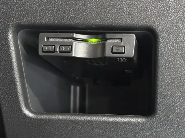 ダイハツ ムーヴ キャンバス G メイクアップ SA Ⅲ 三重県 2017(平29)年 6.9万km スムースグレーマイカメタリック/ファイアークォーツレッドメタリック 2トーン ガソリン/FF/インパネCVT/純正 8インチナビ NSZN-X67D/（TV/CD/DVD/iPod/MEMORY MUSIC/SD/Bluetooth/FM/AM/USB/HDMI/ドラレコ）/バックカメラ/両側パワースライドドア/ドライブレコーダー 前方（ナビ連動）/ETC/衝突回避支援システム スマートアシスト3/・衝突警報機能（対車両・対歩行者）/・衝突回避支援ブレーキ機能（対車両・対歩行者）/・誤発進抑制制御機能（前方・後方）/・車線逸脱警報機能/・オートハイビーム機能/など/装備/・オートエアコン/・オートライト/・LEDヘッドランプ（AFS・オートレベリング機能・LEDクリアランスランプ付）/・LEDフロントフォグランプ/・ステアリングスイッチ/・プッシュスタート/・助手席大型シートアンダートレイ/・純正ホイールキャップ＋14インチスチールホイール/・取/ナビ取/・スマートキーx1/など