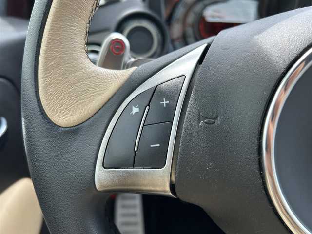 アバルト ６９５ エディツィオーネ マセラティ 新潟県 2013(平25)年 6万km パープル JBL/社外ナビ/(AM/FM/CD/DVD/BT/フルセグ)/バックカメラ/ETC/パドルシフト/レーダー探知機(GWR83sda)/レザーシート/革巻きステアリング/ステアリングスイッチ/HIDヘッドライト/フォグランプ/リモコンキー/オープン可能/幌をブラックに塗装/カラーコード：１４２/カラー名：ポンテヴェッキオボルドー