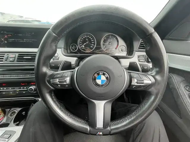 ＢＭＷ ５２３ｄ Mスポーツ 千葉県 2015(平27)年 9.9万km アルピンホワイトⅢ ユーザー買取車両/純正ナビ/・BT/DVD/CD/USB/バックカメラ/クリアランスソナー/ステアリングスイッチ/パドルシフト/ETC2.0/HIDヘッドライト/オートライト/フォグライト/バックフォグ/スマートキー/プッシュスタート/電動パーキングブレーキ