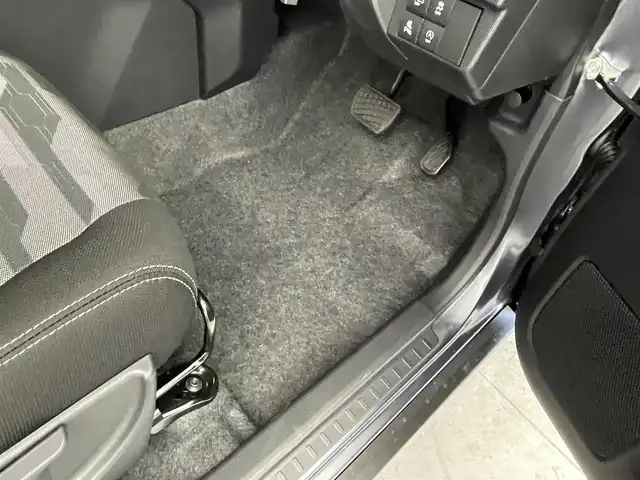 ダイハツ タフト G ダーククロムベンチャー 群馬県 2025(令7)年 0.1千km クロムグレーメタリック 届出済未使用車/登録時走行9km/ガラスルーフ/シートヒーター前席/アイドリングストップ/スマートアシスト/衝突警報機能/衝突回避支援ブレーキ機能/ブレーキ制御付誤発進抑制機能/車線逸脱警報機能/路外逸脱警報機能/ふらつき警報/先行車発進お知らせ機能/標識認識機能/全車速追従機能付オートクルーズコントロール/レーンキープコントロール/オートハイビーム/アダプティブドライビングビーム/電動パーキングブレーキ/オートブレーキホールド/LEDヘッドライト/フォグライト