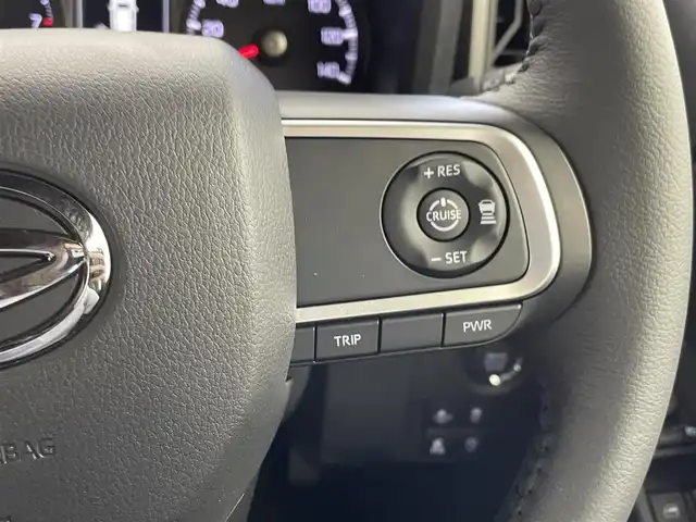 ダイハツ タフト G ダーククロムベンチャー 群馬県 2025(令7)年 0.1千km クロムグレーメタリック 届出済未使用車/登録時走行9km/ガラスルーフ/シートヒーター前席/アイドリングストップ/スマートアシスト/衝突警報機能/衝突回避支援ブレーキ機能/ブレーキ制御付誤発進抑制機能/車線逸脱警報機能/路外逸脱警報機能/ふらつき警報/先行車発進お知らせ機能/標識認識機能/全車速追従機能付オートクルーズコントロール/レーンキープコントロール/オートハイビーム/アダプティブドライビングビーム/電動パーキングブレーキ/オートブレーキホールド/LEDヘッドライト/フォグライト