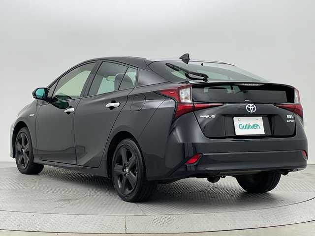 トヨタ プリウス S ツーリングセレクション 新潟県 2020(令2)年 7.3万km アティチュードブラックマイカ ワンオーナー/メモリナビ/CD/フルセグテレビ/バックカメラ/アイドリングストップ/ウィンカーミラー/追従クルーズコントロール/ETC/レザーステアリング/HDMI