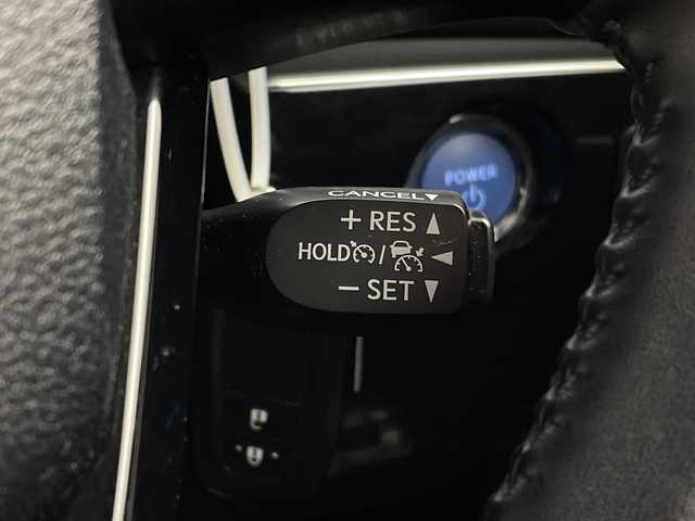 トヨタ プリウス S ツーリングセレクション 新潟県 2020(令2)年 7.3万km アティチュードブラックマイカ ワンオーナー/メモリナビ/CD/フルセグテレビ/バックカメラ/アイドリングストップ/ウィンカーミラー/追従クルーズコントロール/ETC/レザーステアリング/HDMI