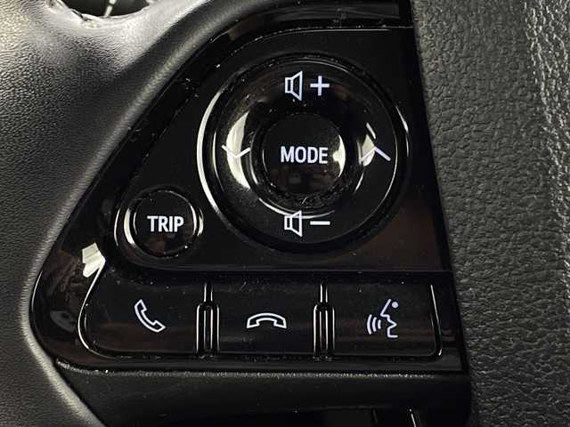 トヨタ プリウス S ツーリングセレクション 新潟県 2020(令2)年 7.3万km アティチュードブラックマイカ ワンオーナー/メモリナビ/CD/フルセグテレビ/バックカメラ/アイドリングストップ/ウィンカーミラー/追従クルーズコントロール/ETC/レザーステアリング/HDMI