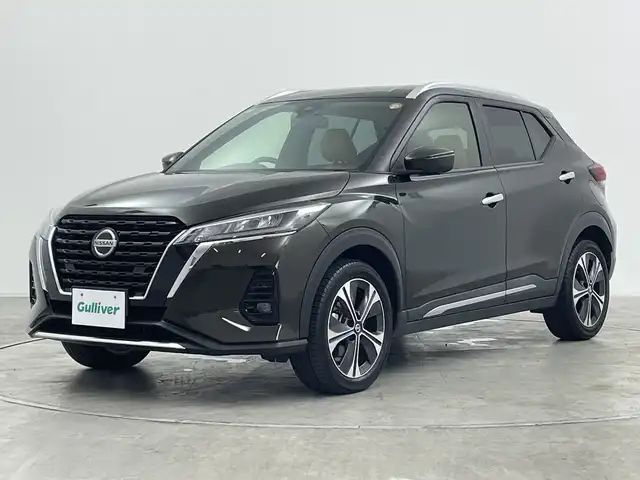 日産 キックス X ツートーンインテリアED 群馬県 2021(令3)年 4.4万km チタニウムカーキ プロパイロット　純正９型ナビ　フルセグＴＶ　全周囲カメラ デジタルインナーミラー シートヒーター　ステアリングヒーター　衝突被害軽減ブレーキ　レーンアシスト 前後ドラレコ　ＥＴＣ　スマートキー　禁煙