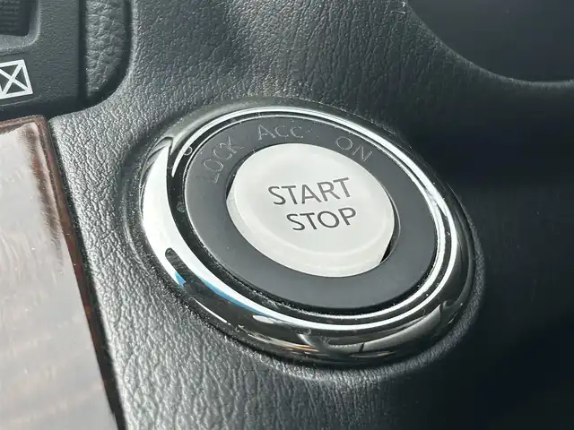 日産 フーガ ハイブリッド 福島県 2020(令2)年 3.7万km ダークブルー 純正ナビ/「TV・CD・FM・AM」/クルーズコントロール/レーンキープアシスト/前後ドライブレコーダー/ビルトインETC/アラウンドビューカメラ/バックカメラ/純正18インチアルミホイール/純正フロアマット/シートポジションメモリー/パワーシート/助手席オットマン機構/LEDヘッドライト