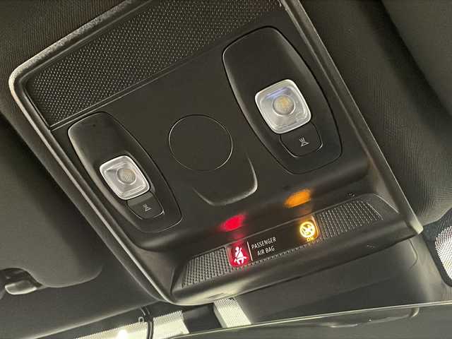 ルノー ルノー アルカナ RSライン E-テックハイブリッド 新潟県 2022(令4)年 2.2万km 黒 アダプティブクルーズコントロール/レーンセンタリングアシスト（車線中央維持支援）/レーンキープアシスト（車線逸脱防止支援）/レーンデパーチャーワーニング（車線逸脱警報）/アクティブエマージェンシーブレーキ（衝突被害軽減ブレーキ）歩行者・自動車検知機能付き/トラフィックサインレコグニション（交通標識認識）/ブラインドスポットモニター/パーキングセンサー全方位/アンビエントライト/10.2インチフルデジタルインストゥルメントパネル/Bluetooth/USB×２/オートホールド/ハーフレザー/シートヒーター/ステアリングヒーター/パワーシート