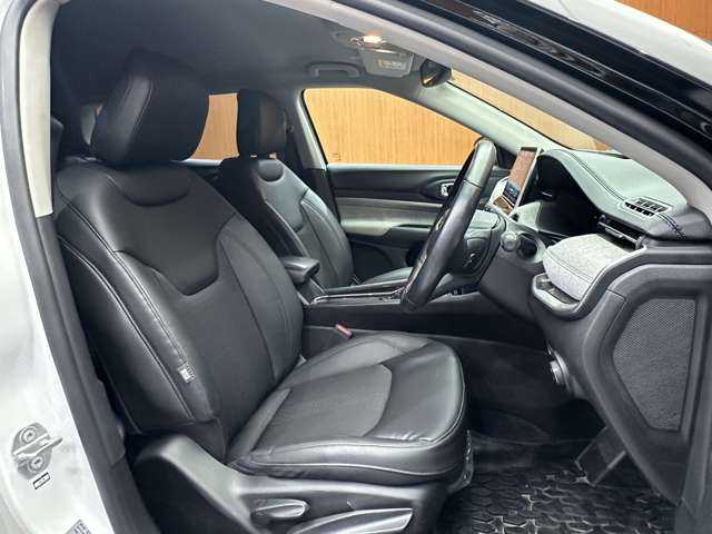 クライスラー・ジープ ジープ コンパス ロンジチュード 4×4 千葉県 2021(令3)年 3.9万km ブライトホワイトクリアコート 1オーナー　/ACC　/純正ナビ　/バックカメラ　/パーキングアシスト　/レーンアシスト　/電動パーキングブレーキ　/LEDヘッドライト　/オートライト　　/ETC　/ドライブレコーダー　/純正17インチAW　/4WD
