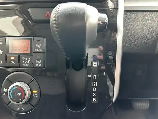 ダイハツ タント カスタム RS トップED SAⅡ 埼玉県 2015(平27)年 7万km パールホワイトⅢ 純正ナビ/バックカメラ/ターボ/両側パワースライドドア/LEDヘッドライト