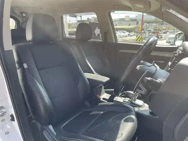 三菱 アウトランダー ＰＨＥＶ G ナビパッケージ 兵庫県 2013(平25)年 11万km シルキーホワイト (株)IDOMが運営する【じしゃロン西宮店】の自社ローン専用車両になります。こちらは現金またはオートローンご利用時の価格です。自社ローンご希望の方は別途その旨お申付け下さい/＊ETC/＊バックカメラ/＊パワステ/＊パワーウィンドウ/＊クルーズコントロールあり/＊USBあり/＊純正ナビ/＊ドラレコあり/＊ハーフレザー/＊横滑り防止装置/＊レーンキープアシスト/＊オートライト/＊衝突被害軽減システム