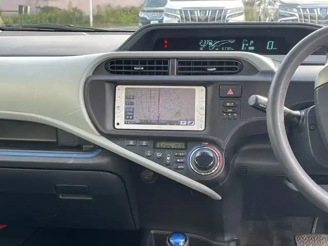 トヨタ アクア S 千葉県 2014(平26)年 6.8万km クールソーダメタリック ナビNSCP-W62 ETC ブルートゥース キーレス 社外アルミホイール スタッドレスタイヤ積込 フロアマット ドアバイザー ウィンカーミラー 横滑り防止 パワーウィンドウ パワーステアリング