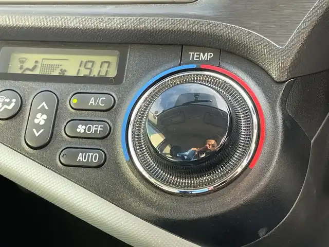 トヨタ アクア S 千葉県 2014(平26)年 6.8万km クールソーダメタリック ナビNSCP-W62 ETC ブルートゥース キーレス 社外アルミホイール スタッドレスタイヤ積込 フロアマット ドアバイザー ウィンカーミラー 横滑り防止 パワーウィンドウ パワーステアリング