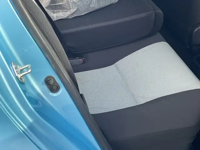 トヨタ アクア S 千葉県 2014(平26)年 6.8万km クールソーダメタリック ナビNSCP-W62 ETC ブルートゥース キーレス 社外アルミホイール スタッドレスタイヤ積込 フロアマット ドアバイザー ウィンカーミラー 横滑り防止 パワーウィンドウ パワーステアリング