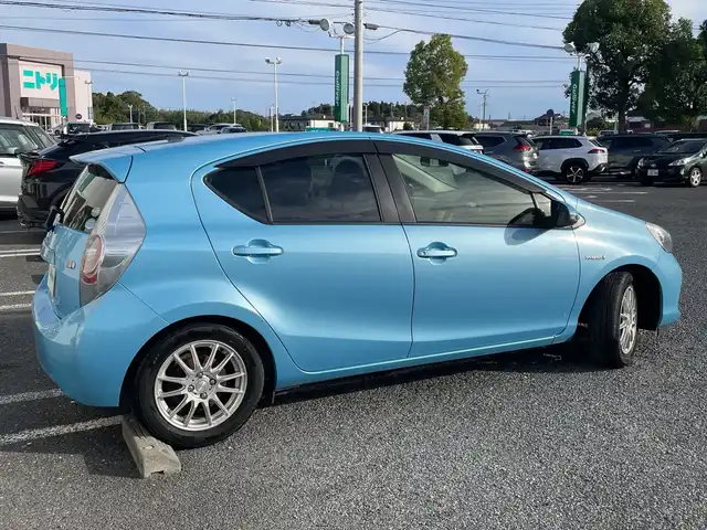 トヨタ アクア S 千葉県 2014(平26)年 6.8万km クールソーダメタリック ナビNSCP-W62 ETC ブルートゥース キーレス 社外アルミホイール スタッドレスタイヤ積込 フロアマット ドアバイザー ウィンカーミラー 横滑り防止 パワーウィンドウ パワーステアリング