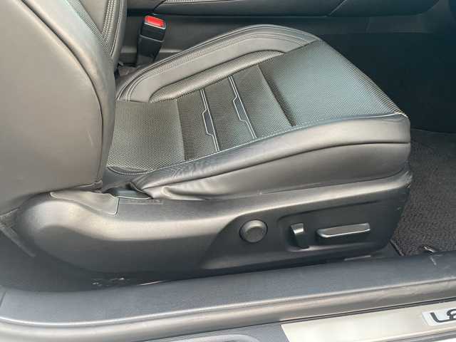 レクサス ＲＣ 350 Fスポーツ 宮崎県 2019(平31)年 3.2万km ホワイトノーヴァガラスフレーク オプションオレンジキャリパー　オプション３眼ＬＥＤ　純正ナビ　/フルセグＴＶ　バックカメラ　ＥＴＣ　ＢＳＭ　クリアランスソナー　/レザーシート　レーダークルーズ　ＥＴＣ　純正１９インチアルミ