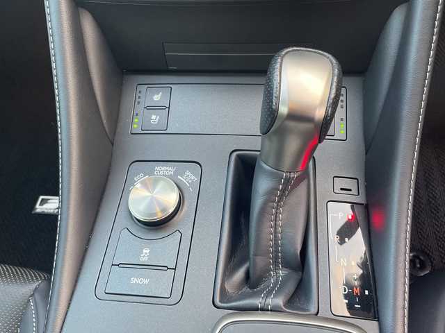 レクサス ＲＣ 350 Fスポーツ 宮崎県 2019(平31)年 3.2万km ホワイトノーヴァガラスフレーク オプションオレンジキャリパー　オプション３眼ＬＥＤ　純正ナビ　/フルセグＴＶ　バックカメラ　ＥＴＣ　ＢＳＭ　クリアランスソナー　/レザーシート　レーダークルーズ　ＥＴＣ　純正１９インチアルミ