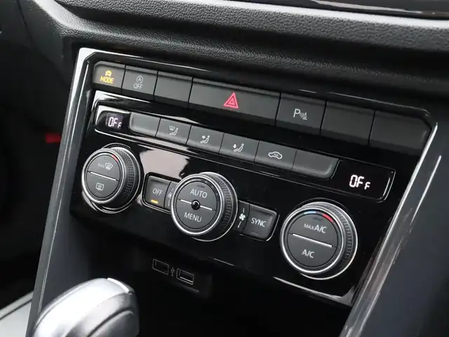 フォルクスワーゲン Ｔ－ロック TDI スポーツ 宮城県 2020(令2)年 3.6万km ピュアホワイト 純正ナビ（BT/DVD/CD）/ブラックルーフ/レーンアシスト/フロントアシスト/サイドアシスト/リアトラフィックアラート/アダプティブクルーズコントロール/オートホールド/電動サイドブレーキ/バックカメラ/ルーフレール/MTモード付/ドライブレコーダー（前後）/パドルシフト/電動格納ミラー/プッシュスタート/スマートキー/オートライト/オートマチックハイビーム/アイドリングストップ/ETC/ステアリングスイッチ/カープレイ/禁煙車/社外18インチAW/フロアマット