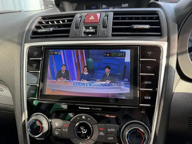 スバル レヴォーグ 1．6GT－S アイサイト 京都府 2014(平26)年 4.6万km クリスタルホワイトP ワンオーナー車/アイサイトVer3/・プリクラッシュブレーキ/・誤発進抑制制御機能/・全車速追従機能付クルーズコントロール/・アクディブレーンキープ/・車線逸脱ふらつき機能/・誤後進抑制制御機能/パナソニックメモリーナビ、地デジ、Bluetooth/バックカメラ/パドルシフト/LEDヘッドライト/純正18インチアルミホイール/スペアキー/保証書/取扱説明書