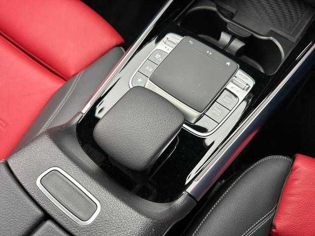 メルセデス・ベンツ Ｂ２００ｄ AMGライン 埼玉県 2019(令1)年 2.5万km ジュピターレッド 黒赤革/純正HDDナビ/（Bluetooth/USB）/３６０度カメラ/レーダーセーフティＰ/パノラミックスライディングルーフ/パワーバックドア/パワーシート/ＬＥＤヘッドライト/シートヒーター/クリアランスソナー/ドラレコ/スマートキー/ETC