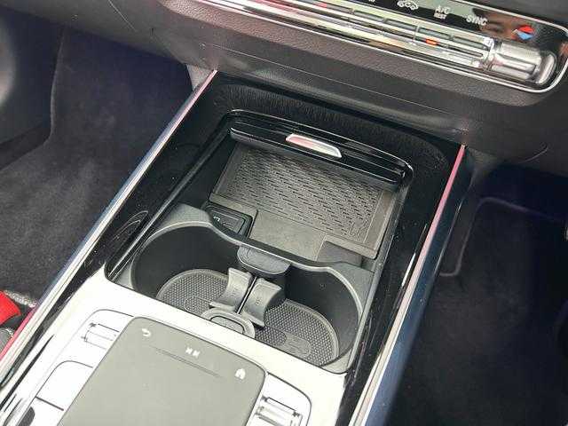 メルセデス・ベンツ Ｂ２００ｄ AMGライン 埼玉県 2019(令1)年 2.5万km ジュピターレッド 黒赤革/純正HDDナビ/（Bluetooth/USB）/３６０度カメラ/レーダーセーフティＰ/パノラミックスライディングルーフ/パワーバックドア/パワーシート/ＬＥＤヘッドライト/シートヒーター/クリアランスソナー/ドラレコ/スマートキー/ETC