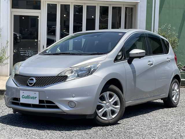 日産 ノート XVセレ +セーフ 埼玉県 2014(平26)年 1.4万km ブリリアントシルバー ワンオーナー/13739ｋｍ/純正ナビＴＶ/前方ドラレコ/バックカメラ/アラウンドビューモニター/モニター付バックミラー/プッシュスタート/コーナーセンサー/クリアランスソナー/衝突軽減ブレーキ/レーンキープアシスト/横滑防止装置/取扱説明書