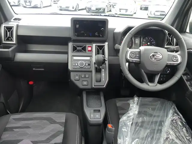 ダイハツ タフト G ダーククロムベンチャー 千葉県 2025(令7)年 0.1千km クロムグレーメタリック 届出済未使用車/登録時走行5km/スカイフィールトップ/シートヒーター前席/アイドリングストップ/スマートアシスト/衝突警報機能/衝突回避支援ブレーキ機能/ブレーキ制御付誤発進抑制機能/車線逸脱警報機能/路外逸脱警報機能/ふらつき警報/先行車発進お知らせ機能/標識認識機能/全車速追従機能付オートクルーズコントロール/レーンキープコントロール/オートハイビーム/アダプティブドライビングビーム/電動パーキングブレーキ/オートブレーキホールド/LEDヘッドライト/フォグライト