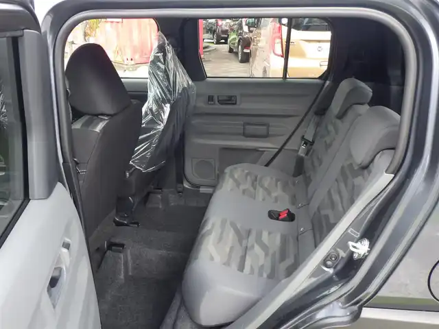 ダイハツ タフト G ダーククロムベンチャー 千葉県 2025(令7)年 0.1千km クロムグレーメタリック 届出済未使用車/登録時走行5km/スカイフィールトップ/シートヒーター前席/アイドリングストップ/スマートアシスト/衝突警報機能/衝突回避支援ブレーキ機能/ブレーキ制御付誤発進抑制機能/車線逸脱警報機能/路外逸脱警報機能/ふらつき警報/先行車発進お知らせ機能/標識認識機能/全車速追従機能付オートクルーズコントロール/レーンキープコントロール/オートハイビーム/アダプティブドライビングビーム/電動パーキングブレーキ/オートブレーキホールド/LEDヘッドライト/フォグライト