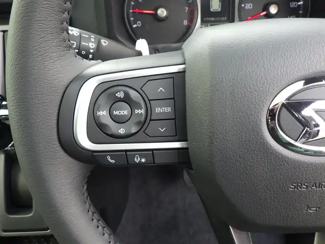 ダイハツ タフト G ダーククロムベンチャー 千葉県 2025(令7)年 0.1千km クロムグレーメタリック 届出済未使用車/登録時走行5km/スカイフィールトップ/シートヒーター前席/アイドリングストップ/スマートアシスト/衝突警報機能/衝突回避支援ブレーキ機能/ブレーキ制御付誤発進抑制機能/車線逸脱警報機能/路外逸脱警報機能/ふらつき警報/先行車発進お知らせ機能/標識認識機能/全車速追従機能付オートクルーズコントロール/レーンキープコントロール/オートハイビーム/アダプティブドライビングビーム/電動パーキングブレーキ/オートブレーキホールド/LEDヘッドライト/フォグライト