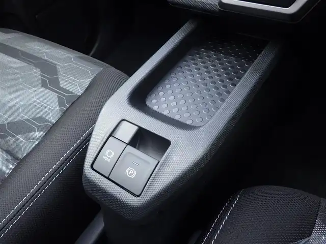 ダイハツ タフト G ダーククロムベンチャー 千葉県 2025(令7)年 0.1千km クロムグレーメタリック 届出済未使用車/登録時走行5km/スカイフィールトップ/シートヒーター前席/アイドリングストップ/スマートアシスト/衝突警報機能/衝突回避支援ブレーキ機能/ブレーキ制御付誤発進抑制機能/車線逸脱警報機能/路外逸脱警報機能/ふらつき警報/先行車発進お知らせ機能/標識認識機能/全車速追従機能付オートクルーズコントロール/レーンキープコントロール/オートハイビーム/アダプティブドライビングビーム/電動パーキングブレーキ/オートブレーキホールド/LEDヘッドライト/フォグライト