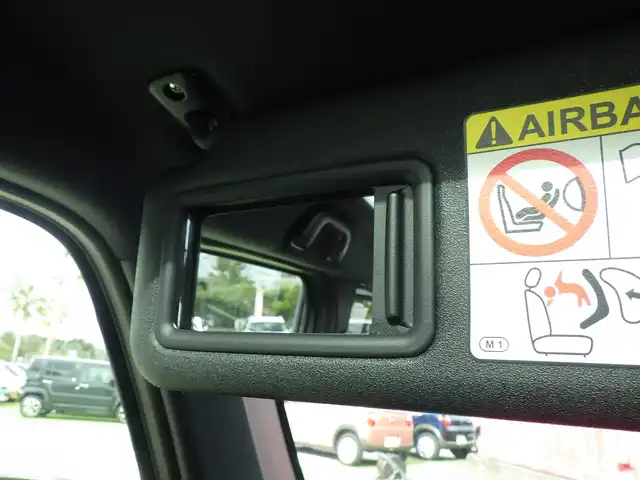 ダイハツ タフト G ダーククロムベンチャー 千葉県 2025(令7)年 0.1千km クロムグレーメタリック 届出済未使用車/登録時走行5km/スカイフィールトップ/シートヒーター前席/アイドリングストップ/スマートアシスト/衝突警報機能/衝突回避支援ブレーキ機能/ブレーキ制御付誤発進抑制機能/車線逸脱警報機能/路外逸脱警報機能/ふらつき警報/先行車発進お知らせ機能/標識認識機能/全車速追従機能付オートクルーズコントロール/レーンキープコントロール/オートハイビーム/アダプティブドライビングビーム/電動パーキングブレーキ/オートブレーキホールド/LEDヘッドライト/フォグライト