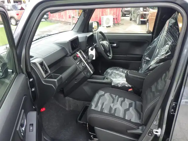 ダイハツ タフト G ダーククロムベンチャー 千葉県 2025(令7)年 0.1千km クロムグレーメタリック 届出済未使用車/登録時走行5km/スカイフィールトップ/シートヒーター前席/アイドリングストップ/スマートアシスト/衝突警報機能/衝突回避支援ブレーキ機能/ブレーキ制御付誤発進抑制機能/車線逸脱警報機能/路外逸脱警報機能/ふらつき警報/先行車発進お知らせ機能/標識認識機能/全車速追従機能付オートクルーズコントロール/レーンキープコントロール/オートハイビーム/アダプティブドライビングビーム/電動パーキングブレーキ/オートブレーキホールド/LEDヘッドライト/フォグライト