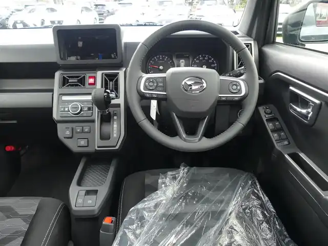 ダイハツ タフト G ダーククロムベンチャー 千葉県 2025(令7)年 0.1千km クロムグレーメタリック 届出済未使用車/登録時走行5km/スカイフィールトップ/シートヒーター前席/アイドリングストップ/スマートアシスト/衝突警報機能/衝突回避支援ブレーキ機能/ブレーキ制御付誤発進抑制機能/車線逸脱警報機能/路外逸脱警報機能/ふらつき警報/先行車発進お知らせ機能/標識認識機能/全車速追従機能付オートクルーズコントロール/レーンキープコントロール/オートハイビーム/アダプティブドライビングビーム/電動パーキングブレーキ/オートブレーキホールド/LEDヘッドライト/フォグライト