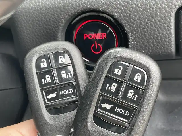 ホンダ ステップワゴン スパーダ eHEV 群馬県 2023(令5)年 5.8万km プラチナホワイトパール 無限フルエアロ/純正１１．４インチナビ/フルセグTV・CD・DVD・FM・AM・Bluetooth/フリップダウンモニター/ホンダセンシング/電動リアゲート/両側電動/追従クルコン/パドルシフト/電動ブレーキ/前席シートヒーター/全方位カメラ/BSM/レーンキープアシスト/ＬＥＤライト/オートライト/純正フロアマット/ドアバイザー/横滑り防止