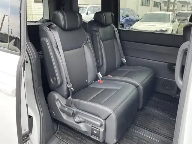 ホンダ ステップワゴン スパーダ eHEV 群馬県 2023(令5)年 5.8万km プラチナホワイトパール 無限フルエアロ/純正１１．４インチナビ/フルセグTV・CD・DVD・FM・AM・Bluetooth/フリップダウンモニター/ホンダセンシング/電動リアゲート/両側電動/追従クルコン/パドルシフト/電動ブレーキ/前席シートヒーター/全方位カメラ/BSM/レーンキープアシスト/ＬＥＤライト/オートライト/純正フロアマット/ドアバイザー/横滑り防止