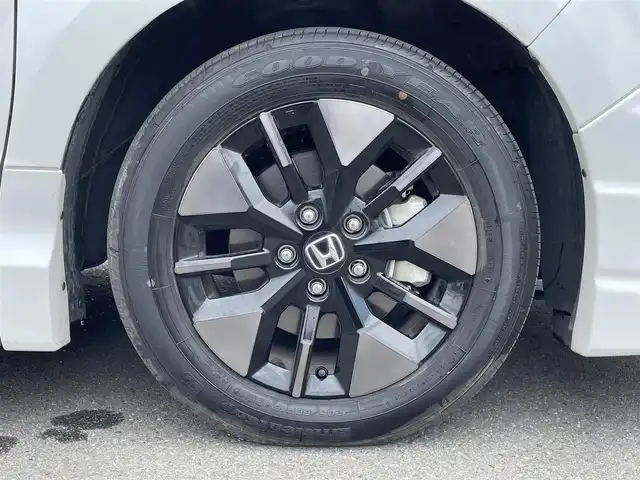 ホンダ ステップワゴン スパーダ eHEV 群馬県 2023(令5)年 5.8万km プラチナホワイトパール 無限フルエアロ/純正１１．４インチナビ/フルセグTV・CD・DVD・FM・AM・Bluetooth/フリップダウンモニター/ホンダセンシング/電動リアゲート/両側電動/追従クルコン/パドルシフト/電動ブレーキ/前席シートヒーター/全方位カメラ/BSM/レーンキープアシスト/ＬＥＤライト/オートライト/純正フロアマット/ドアバイザー/横滑り防止