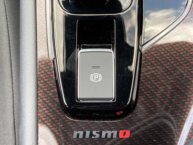 日産 オーラ ニスモ 佐賀県 2023(令5)年 2.1万km ピュアホワイトパール ワンオーナー/純正９インチナビ/アラウンドビューモニター＆MOD/プロパイロット/エマージェンシーブレーキ/LDW/BSM/コーナーセンサー/インテリジェントルームミラー/電動パーキングブレーキ/オートブレーキホールド/NISMOブラックハーフレザーシート/ETC2.0/プッシュスタート/インテリジェントキー/LEDヘッドライト/フォグライト/純正アルミホイール