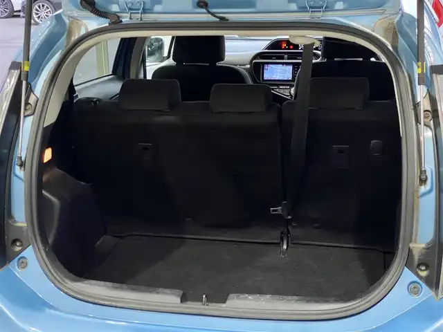 トヨタ アクア G 岐阜県 2016(平28)年 4.5万km クールソーダメタリック 衝突被害軽減装置/純正SＤナビ/（ＴＶ／Ｂｌｕｅｔｏｏｔｈ／ＣＤ）　/ドライブレコーダー/バックカメラ/追従式クルーズコントロール　/レーンキープアシスト/横滑り防止装置/前席シートヒーター/革巻きハンドル/ステアリングスイッチ/ＥＴＣ　/純正フロアマット　/オートライト/オートマチックハイビーム/リモコンキー