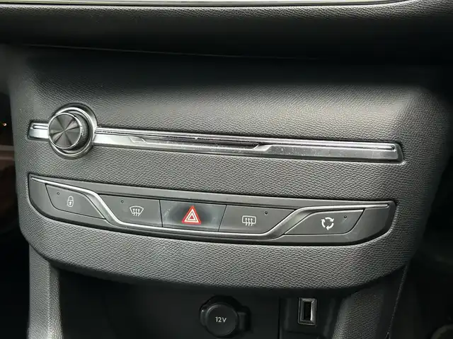 プジョー ３０８ GT ブルーHDi 茨城県 2018(平30)年 5.8万km マグネティックブルー 後期型 /純正ディスプレイOD /CarPlay /衝突軽減B /LKA /BSM /バックカメラ /パーキングセンサー /半革シート /LEDヘッドライト/オートハイビーム /クルーズコントロール /パドルシフト /純正18インチアルミホイール /BT/USB /禁煙車