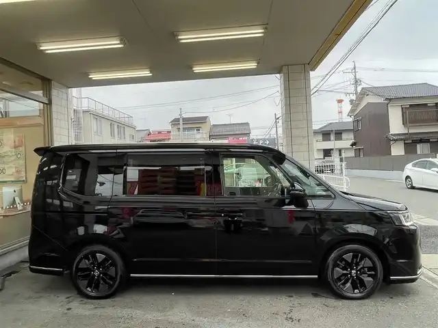 ホンダ ステップワゴン スパーダ eHEV 愛知県 2022(令4)年 4万km クリスタルブラックパール /当店買取/禁煙/1オーナー//純正11.4インチナビLXM-237VFLi//CD/DVD/フルセグTV/HDMI/SD/Musiclack//Bluetooth/ETC2.0//ナビ装着スペシャルパッケージ//ブラインドスポットインフォメーション//パワーゲート/リヤスポ//全列USB/ハーフレザー/シートヒーター//2列目オットマン//Aブレーキホールド//パドルシフト//typeC/USB/TRC/カーテンエアバック//両側Pスライドドア//保証書/取説/スペアキー