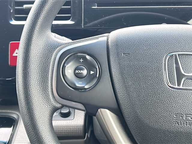 ホンダ ステップワゴン G 道北・旭川 2016(平28)年 8万km クリスタルブラックパール /4WD//禁煙車//ワンオーナー//わくわくゲート//社外SDナビ//CD/DVD/SD/MSV/BT/USB/フルセグ//両側パワースライドドア//バックカメラ//アイドリングストップ//クルーズコントロール//横滑り防止//ミラーヒーター//オートライト//LEDヘッドライト//ETC//純正エンジンスターター//サンシェード//フロントデアイサー//シートバックルテーブル//純正フロアマット//純正ホイール付き冬タイヤ積込