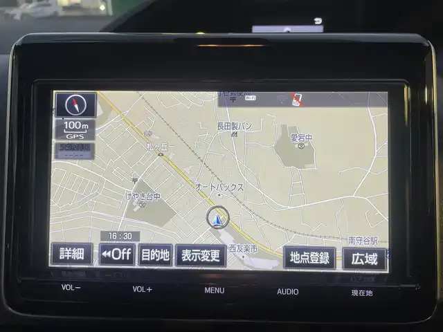 トヨタ ヴォクシー ZS 茨城県 2017(平29)年 5.6万km ホワイトパールクリスタルシャイン 純正メモリナビ/AM/FM/BlueTooth接続/地デジTV/DISC/クルーズコントロール/両側パワースライドドア/前方ドライブレコーダー/ステアリングリモコン/LEDライト/フォグランプ/オートハイビーム/電動格納ミラー/トヨタセーフティセンス