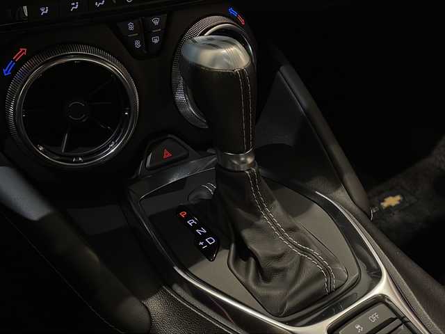 シボレー シボレー カマロ SS 新潟県 2023(令5)年 2.1万km 白 純正ナビ/(AM/FM/Bluetooth/USB/Carplay)/バックカメラ/ETC/ドライブレコーダー/BOSEサウンド/ブラックレザーシート/シートヒーター/ベンチレーション/メモリ付きパワーシート/ステアリングヒーター/クルーズコントロール/ブラインドスポットアシスト/リアクロストラフィックアラート/パドルシフト/4モードドライブセレクター/ヘッドアップディスプレイ/デジタルインナーミラー/アンビエントライト/純正20インチアルミホイール/LEDヘッドライト