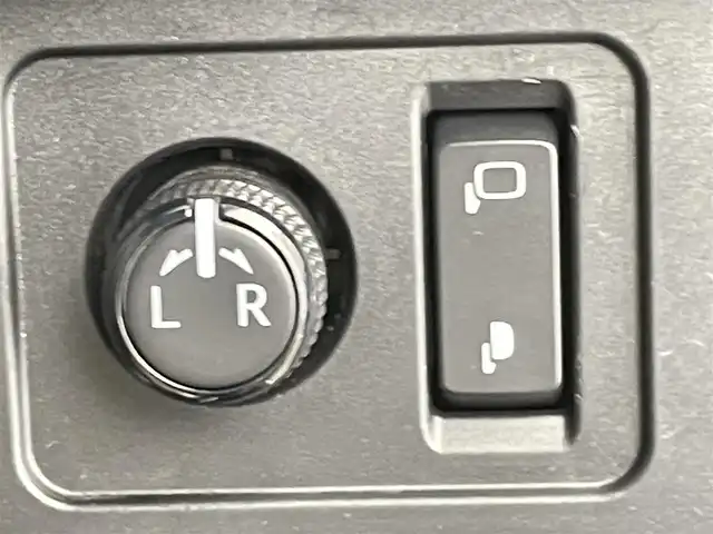 トヨタ ランドクルーザー プラド TX 千葉県 2018(平30)年 6.4万km ホワイトパールクリスタルシャイン ワンオーナー/4WD/Toyota Safety Sense/・プリクラッシュセーフティシステム/・レーダークルーズコントロール/・レーンディパーチャーアラート/・オートマチックハイビーム/ディーラー純正SDナビ/（CD/DVD/Bluetooth/フルセグ）/バックカメラ/サンルーフ/ビルトインETC/プッシュスタート/オートエアコン/オートライト/純正ドライブレコーダー/IDLEUP機能/2ndSTART機能/ルーフレール/サイドステップ/ステアリングスイッチ/純正フロアマット/純正17インチAW/LED/トノカバー/スペアキー×1