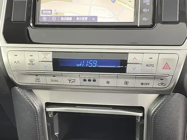 トヨタ ランドクルーザー プラド TX 千葉県 2018(平30)年 6.4万km ホワイトパールクリスタルシャイン ワンオーナー/4WD/Toyota Safety Sense/・プリクラッシュセーフティシステム/・レーダークルーズコントロール/・レーンディパーチャーアラート/・オートマチックハイビーム/ディーラー純正SDナビ/（CD/DVD/Bluetooth/フルセグ）/バックカメラ/サンルーフ/ビルトインETC/プッシュスタート/オートエアコン/オートライト/純正ドライブレコーダー/IDLEUP機能/2ndSTART機能/ルーフレール/サイドステップ/ステアリングスイッチ/純正フロアマット/純正17インチAW/LED/トノカバー/スペアキー×1