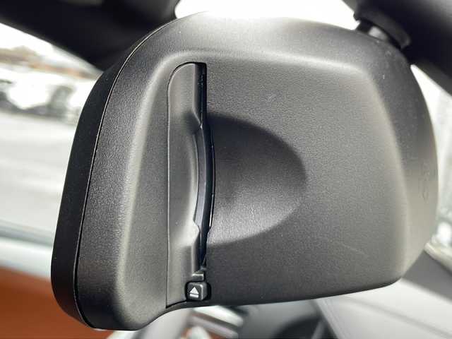 ＢＭＷ Ｘ６ Ｍ 栃木県 2011(平23)年 0.6万km アルピンホワイトⅢ ワンオーナー/純正SDナビ/・Bluetooth CD DVD/・TV フルセグ/・バックカメラ/後席モニター/電動サンルーフ/HUD/パドルシフト/クルーズコントロール/レザーシート/パワーシート/シートヒーター/スマートスペアキー/純正20インチアルミホイール/コーナーセンサー/LEDヘッドライト/取扱説明書/保証書