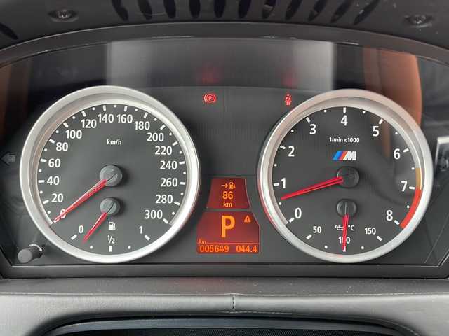 ＢＭＷ Ｘ６ Ｍ 栃木県 2011(平23)年 0.6万km アルピンホワイトⅢ ワンオーナー/純正SDナビ/・Bluetooth CD DVD/・TV フルセグ/・バックカメラ/後席モニター/電動サンルーフ/HUD/パドルシフト/クルーズコントロール/レザーシート/パワーシート/シートヒーター/スマートスペアキー/純正20インチアルミホイール/コーナーセンサー/LEDヘッドライト/取扱説明書/保証書