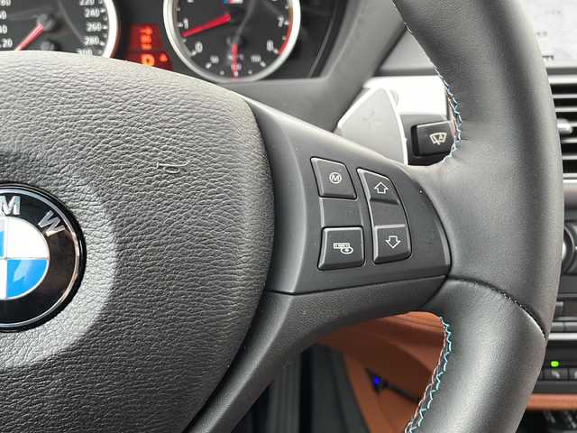 ＢＭＷ Ｘ６ Ｍ 栃木県 2011(平23)年 0.6万km アルピンホワイトⅢ ワンオーナー/純正SDナビ/・Bluetooth CD DVD/・TV フルセグ/・バックカメラ/後席モニター/電動サンルーフ/HUD/パドルシフト/クルーズコントロール/レザーシート/パワーシート/シートヒーター/スマートスペアキー/純正20インチアルミホイール/コーナーセンサー/LEDヘッドライト/取扱説明書/保証書