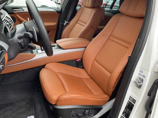 ＢＭＷ Ｘ６ Ｍ 栃木県 2011(平23)年 0.6万km アルピンホワイトⅢ ワンオーナー/純正SDナビ/・Bluetooth CD DVD/・TV フルセグ/・バックカメラ/後席モニター/電動サンルーフ/HUD/パドルシフト/クルーズコントロール/レザーシート/パワーシート/シートヒーター/スマートスペアキー/純正20インチアルミホイール/コーナーセンサー/LEDヘッドライト/取扱説明書/保証書